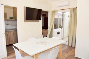 Fantástico departamento en el casco antiguo de Chascomús, a 350 metros de la laguna! Ideal parejas!